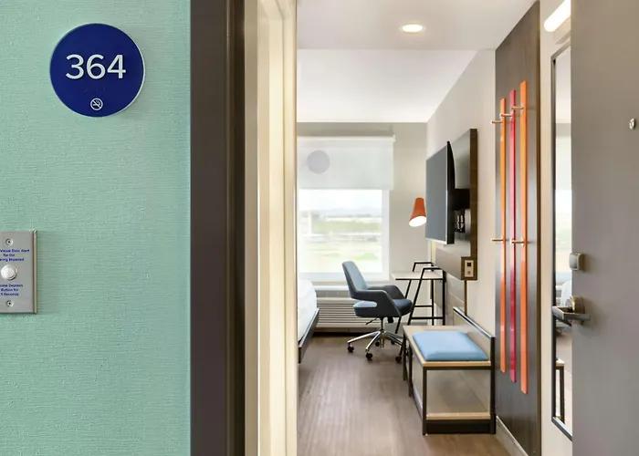 Tru By Hilton Salt River 3*